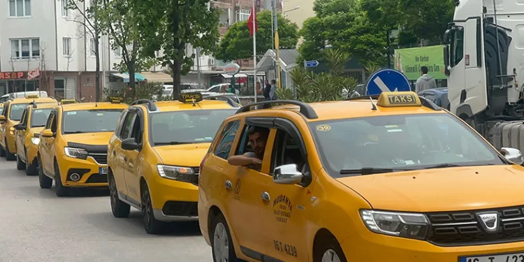 Mudanya’da taksicilerden protesto konvoyu
