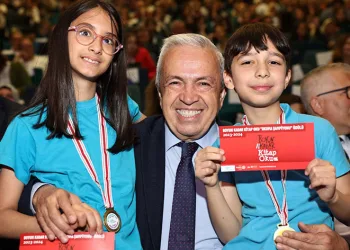Okuma şampiyonları ödüllerini aldı
