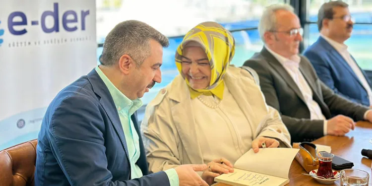 Yazar-öğretmen buluşmalarında konuk Ayşen Gürcan