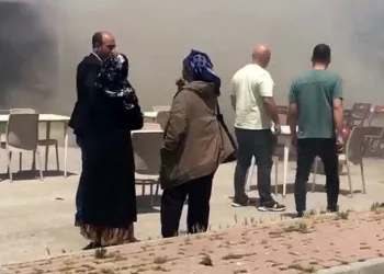 Bursa’da balıkçı restoranları alev aldı