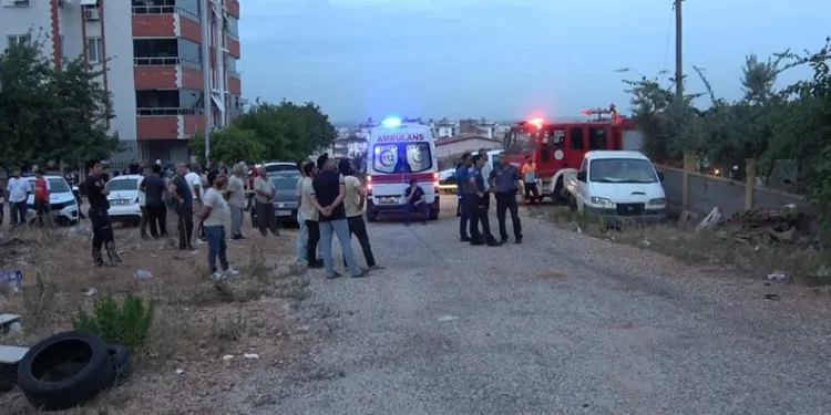 Çocukların üzerine benzin döküp yakmaya çalıştı