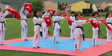 İznik’te 19 Mayıs coşkusu stada sığmadı