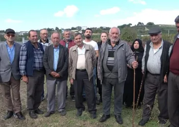 Bakanların ismini kullanarak köylünün arazisine çöktüler