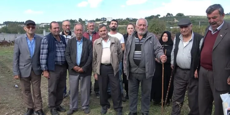 Bakanların ismini kullanarak köylünün arazisine çöktüler