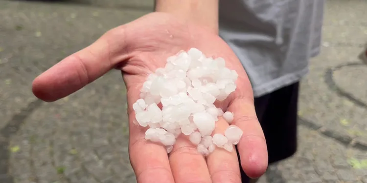 Eskişehir’de sağanak yağmur ve dolu etkili oldu