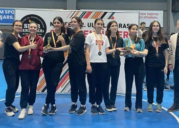 Spor şenliklerinde kupa ve madalya heyecanı sürüyor