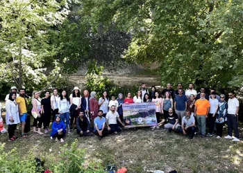 Doğaseverler küresel ısınmaya dikkat çekti