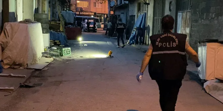 Bursa’da alkol masasında kavga: 1’i ağır 2 yaralı
