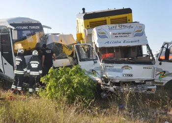 Tekirdağ’da feci kaza: 18 işçi hastaneye kaldırıldı