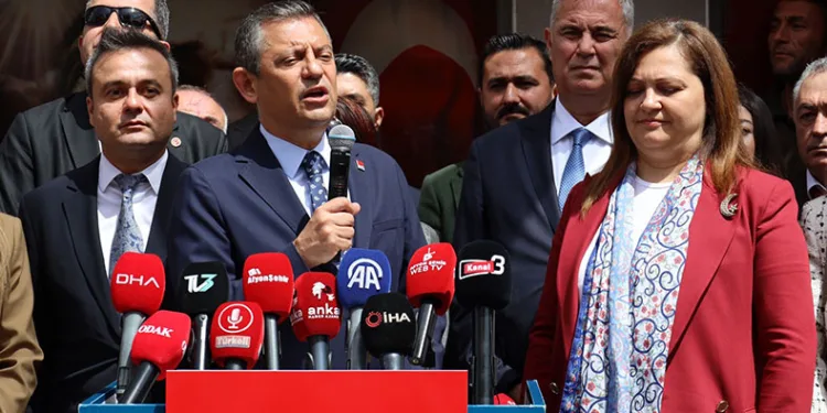 Özgür Özel’den belediye başkanlarına uyarı