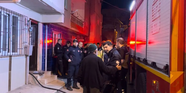 Bursa’da apartman yangını: 4 kişi dumandan etkilendi