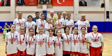 Kupalarını Şükrü Erdem’den aldılar
