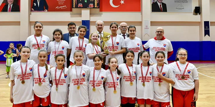 Kupalarını Şükrü Erdem’den aldılar