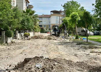 Mustafakemalpaşa’da hayat konforunu bozan yollar tamamlanıyor
