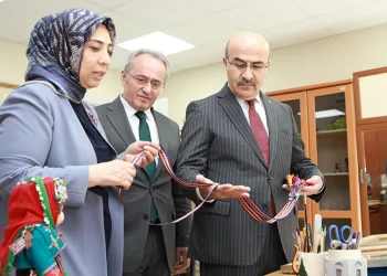 Vali Mahmut Demirtaş’tan tarihi liseye ziyaret