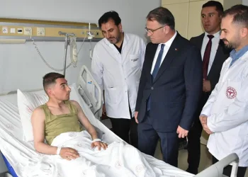 Vali Balcı’dan yaralı askerlere ziyaret