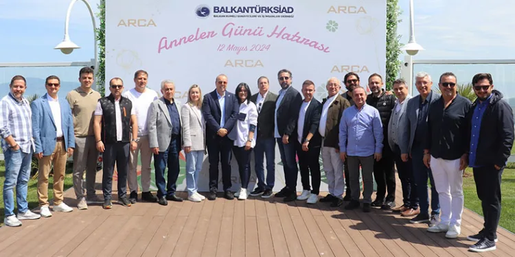 BALKANTÜRKSİAD’dan anneler günü kutlaması