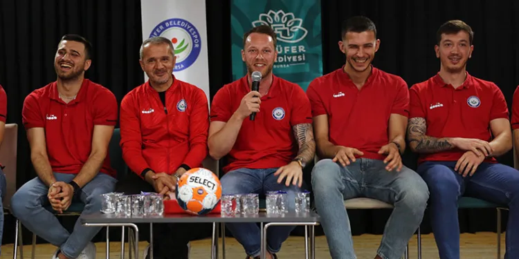 Nilüfer Belediyespor öğrencilerle buluştu