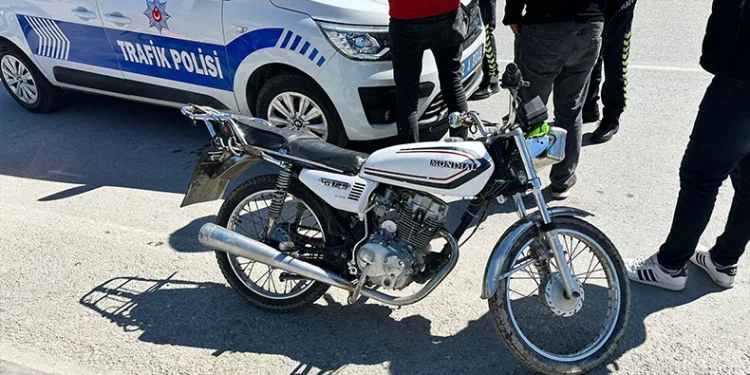 Akşehir’de kural tanımayan motosiklet sürücülerine ceza