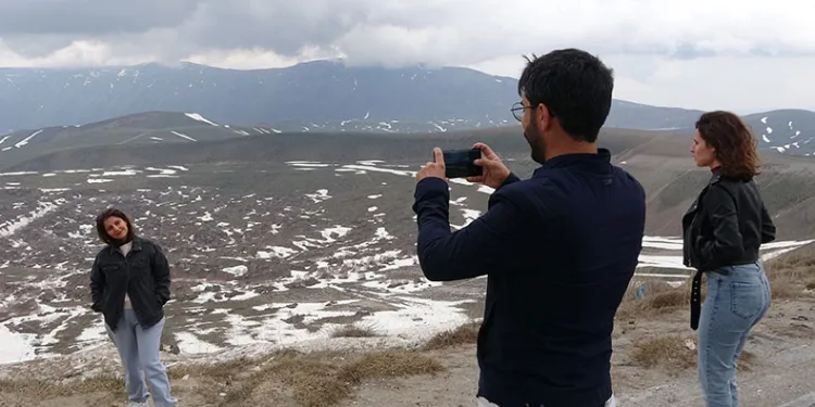 Nemrut Kalderası’na ziyaretçi akını