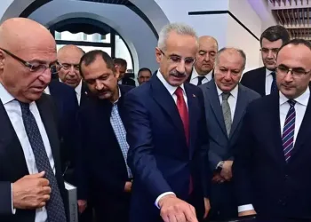 Bakan Uraloğlu, Karayolları 100. Yıl Kütüphanesi’nin açılışına katıldı