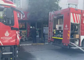 Avcılar’da korkutan baca yangını