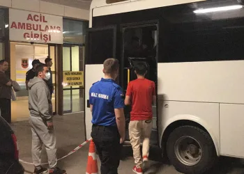 Mahkum ve gardiyanlar hastanelik oldu