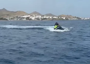 Jet ski ile kaçmaya çalıştılar