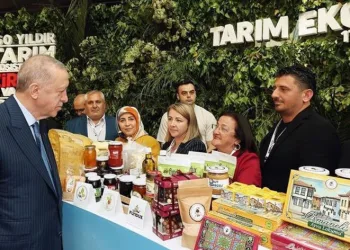 Cumhurbaşkanı Erdoğan yöresel ürünleri tattı
