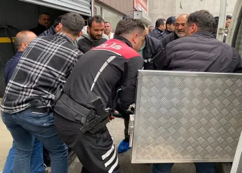Silah sesine gelen ekipler kanlar içinde buldu