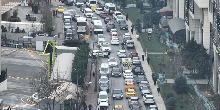 İstanbul’da taşıt yoğunluğu dikkat çekiyor