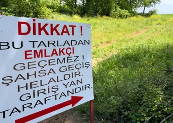 Bursa’da emlakçı ile köylünün yol krizi