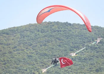 Bursa’da gençler uçmak için buluştu