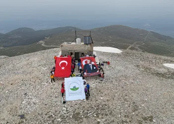 Osmangazili dağcılar Uludağ’ın zirvesinde