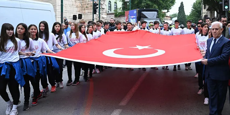 Bursa’da 19 Mayıs coşkusu kortej yürüyüşüyle başladı