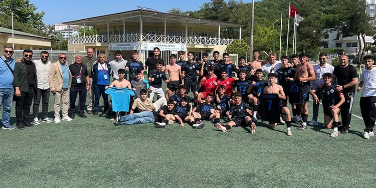 Gemlik Belediyespor U-17 Elit Ligi’nde şampiyon