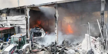 Atık yağ geri dönüşüm fabrikası alev alev yandı