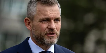 “Başbakan Fico, ölümden kıl payı kurtuldu”