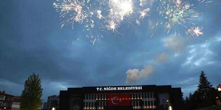 Niğde’de fener alayı düzenlendi