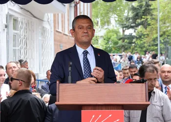 “Barışçıl yürüyüş, protesto ve toplantı hakkımızı kullanalım”