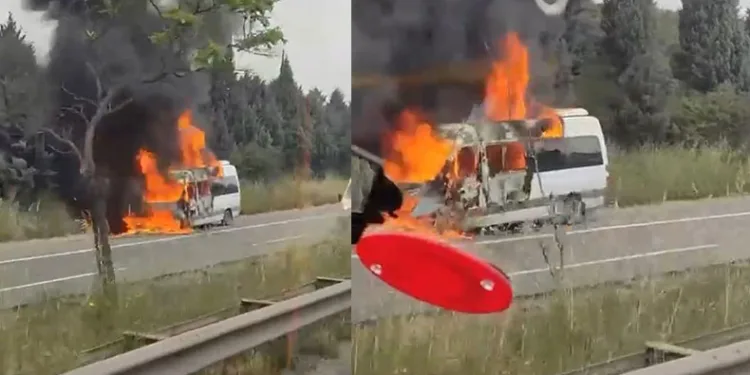 TEM’de minibüs alev alev yandı