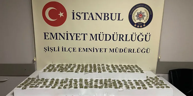 Şişli’de uyuşturucu satıcılarına operasyon