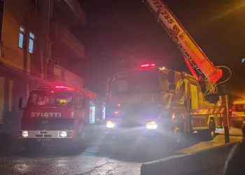 Ocakta unutulan yemek yangına sebep oldu