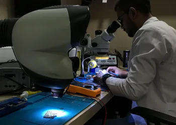 Ev hanımlarını maaş vaadiyle dolandırıyorlar