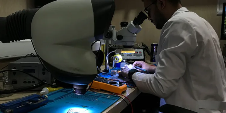 Ev hanımlarını maaş vaadiyle dolandırıyorlar