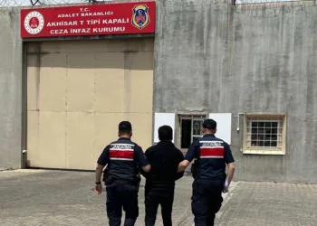 FETÖ firarisi jandarmadan kaçamadı