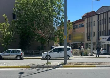 Tartıştığı eski eşini ve babasını vurdu