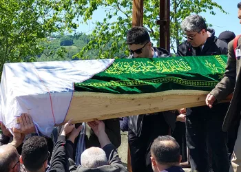 Saadet öğretmene gözyaşlı veda