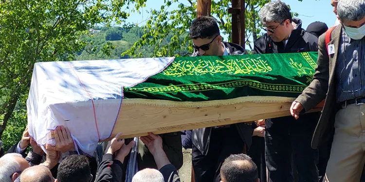 Saadet öğretmene gözyaşlı veda