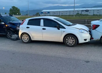 Bursa’da zincirleme kaza: 3 yaralı